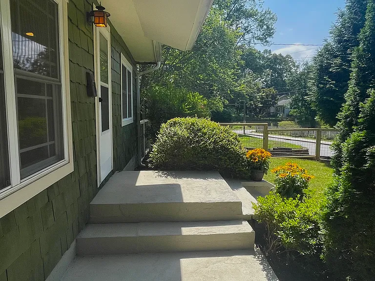 255 Sulphur Springs Rd — Photo 2