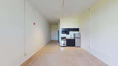 75 Bank St Photo 1