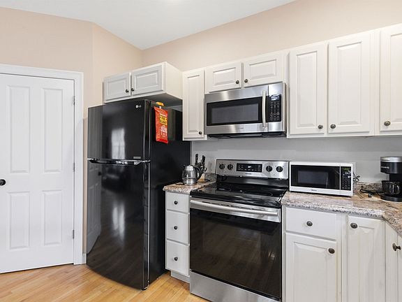 3rd image of 29 Butternut Lane