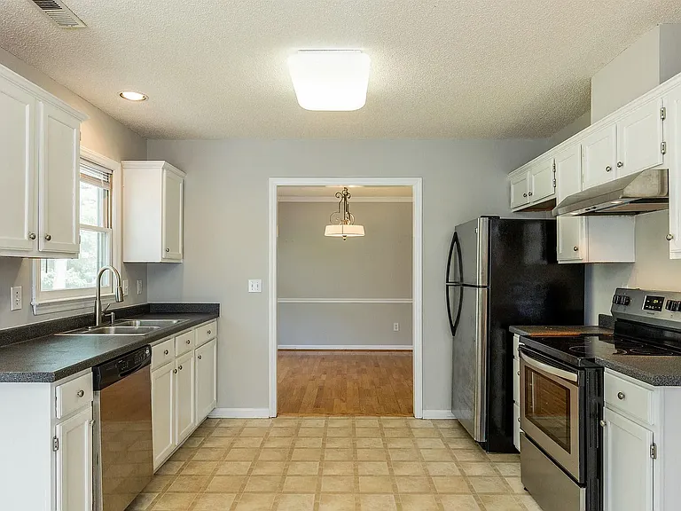 112 Kronos Ln — Photo 6