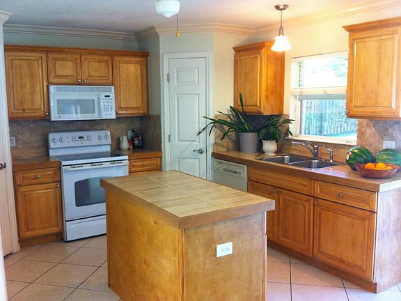 5th image of 6450 NW Hacienda Ln