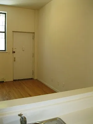 Rented by Tower Brokerage | media 41