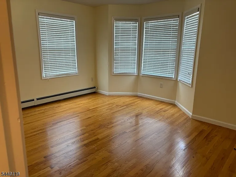 38 Henry St #A — Photo 23
