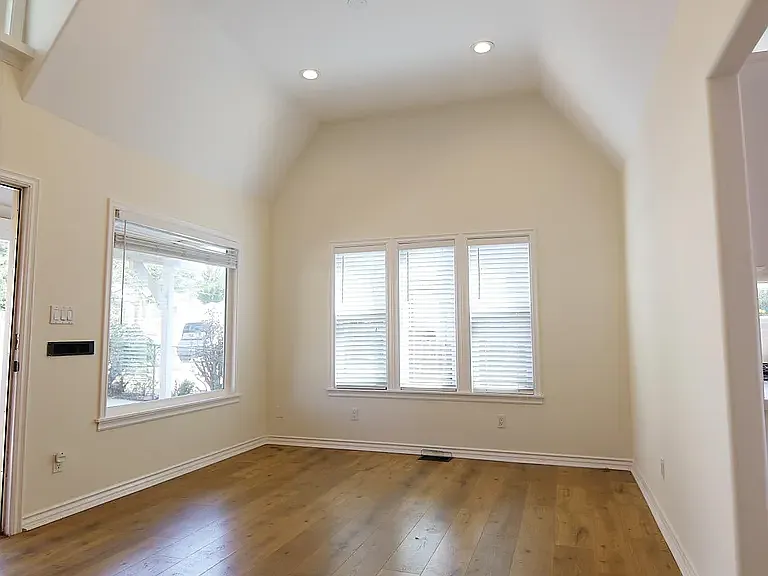 3124 Altura Ave — Photo 3
