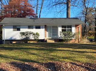 7721 Marthas Ln, Falls Church, VA 22043