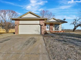 644 E School St, Rose Hill, KS 67133