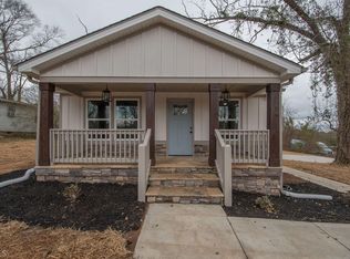 21 Mitchell St, Newnan, GA 30263