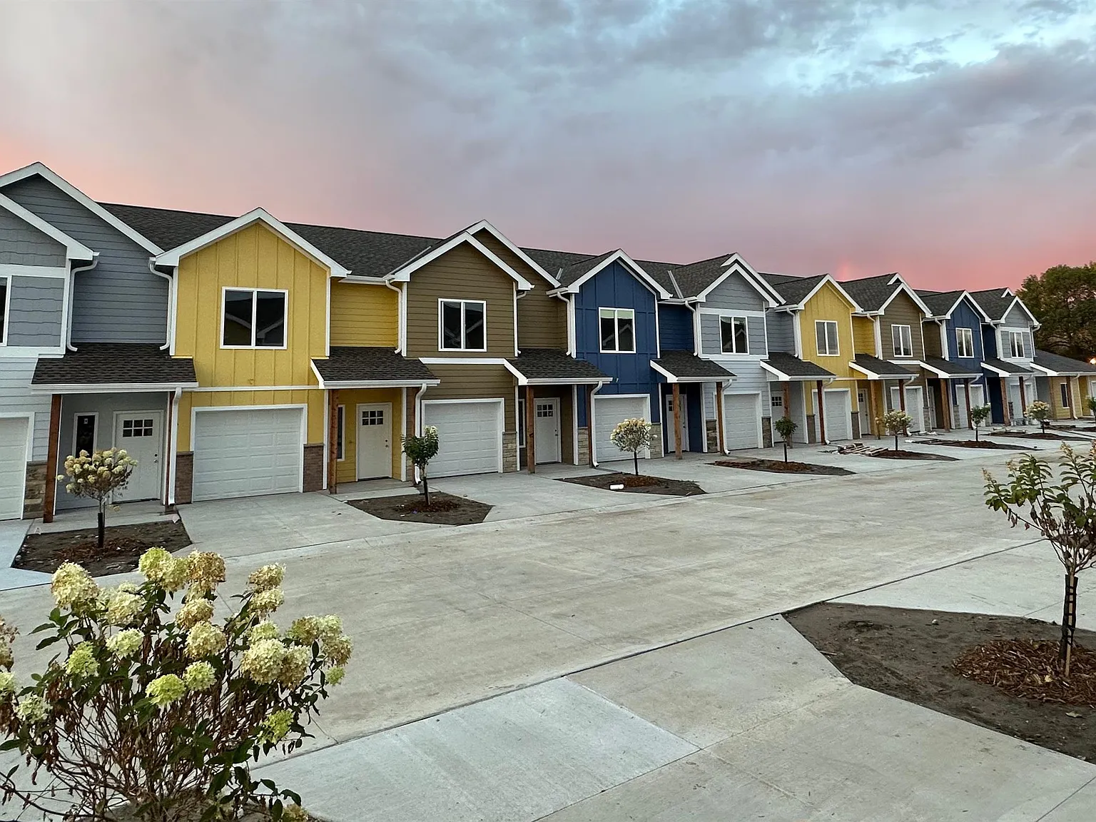 Black Squirrel Flats Townhomes - 5 — Photo 2