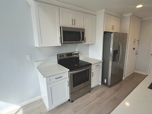 4th image of 6050 Canterbury Dr