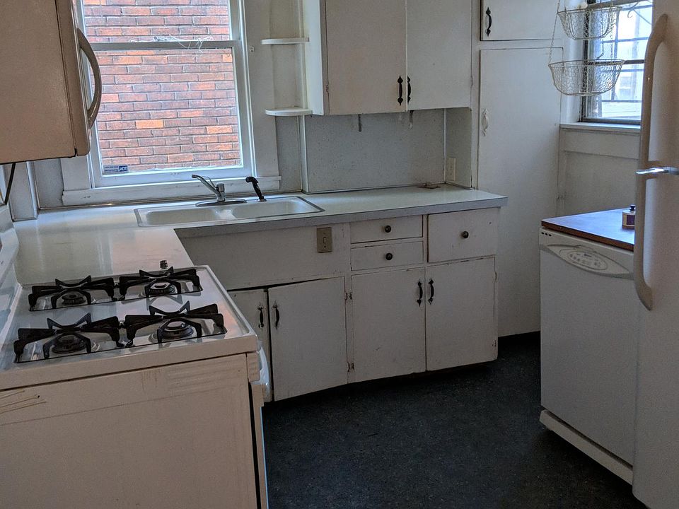 1st image of 56 E Northwood Ave Floor 1