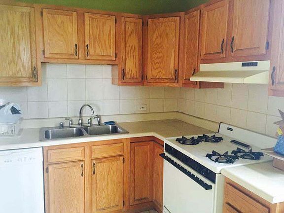 5th image of 2901 S Michigan Ave APT 702