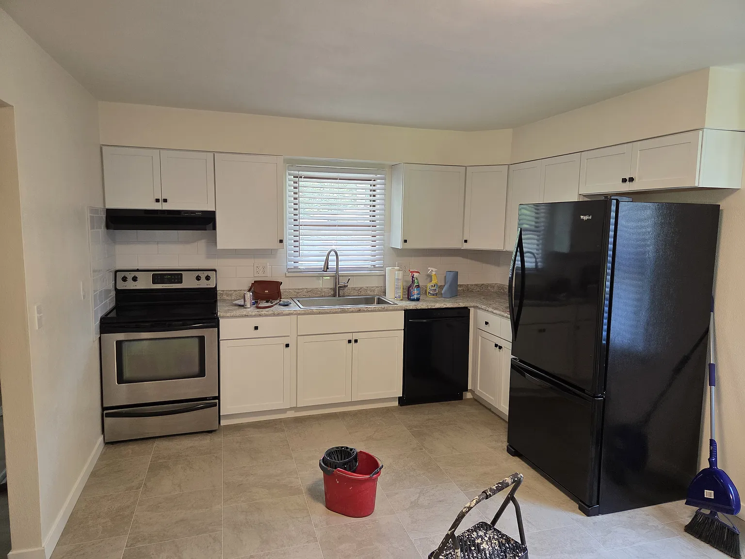 3 bed, 1432 sqft, $1,800 — Photo 1