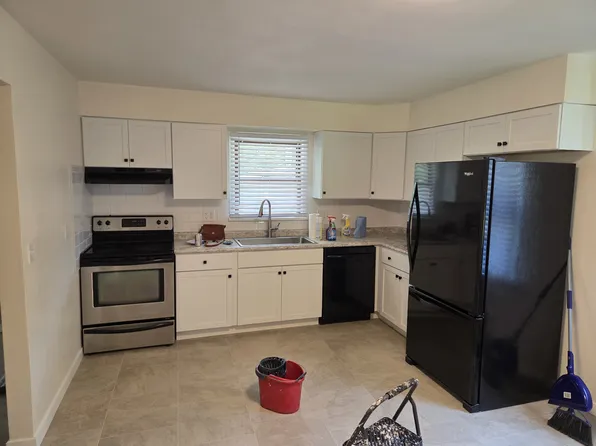 325 Sycamore St, Collinsville, IL 62234