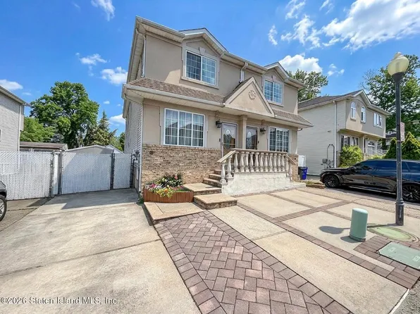 109 Salamander Ct, Staten Island, NY 10309