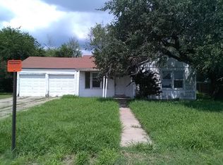 206 W Fannin St, Refugio, TX 78377
