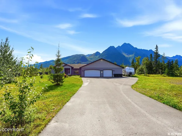 18112 E Pine Needle Way, Palmer, AK 99645