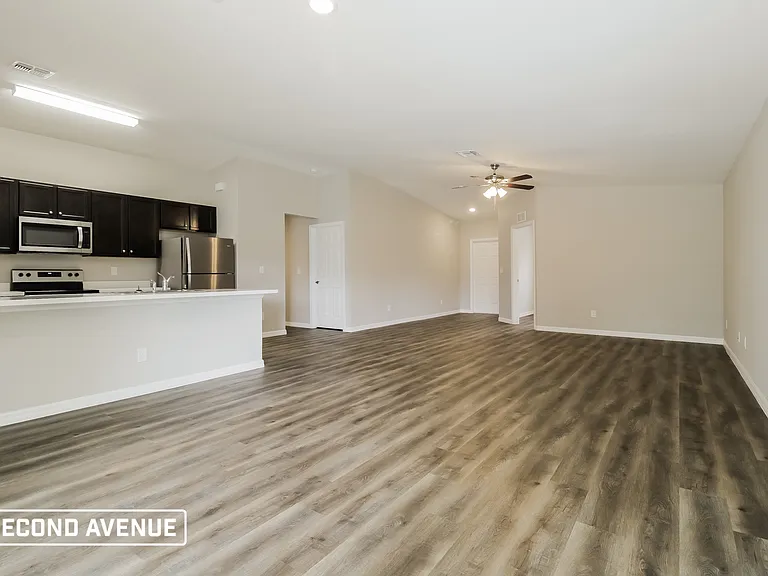 438 Reading St — Photo 5