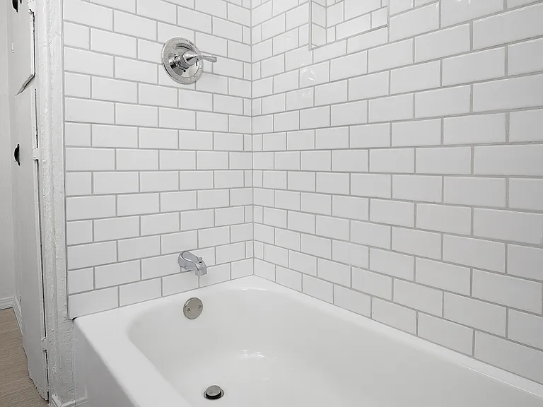 2804 NW 46th St — Photo 15
