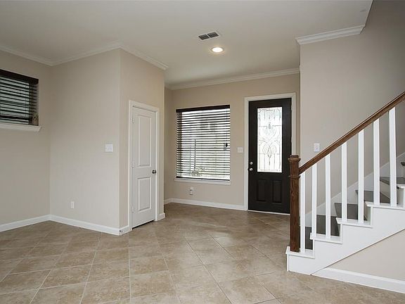 5th image of 8816 Narrow Leaf St