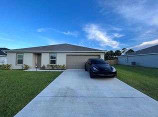 566 SW Grove Ave, Port Saint Lucie, FL 34983