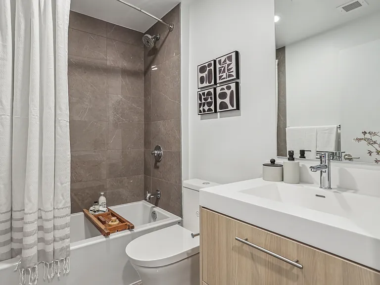 400 Kirkwood Ave — Photo 49