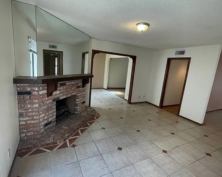 600 Woodmount Dr — Photo 10