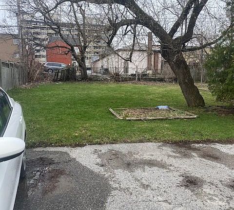 5th image of 102C Queen St