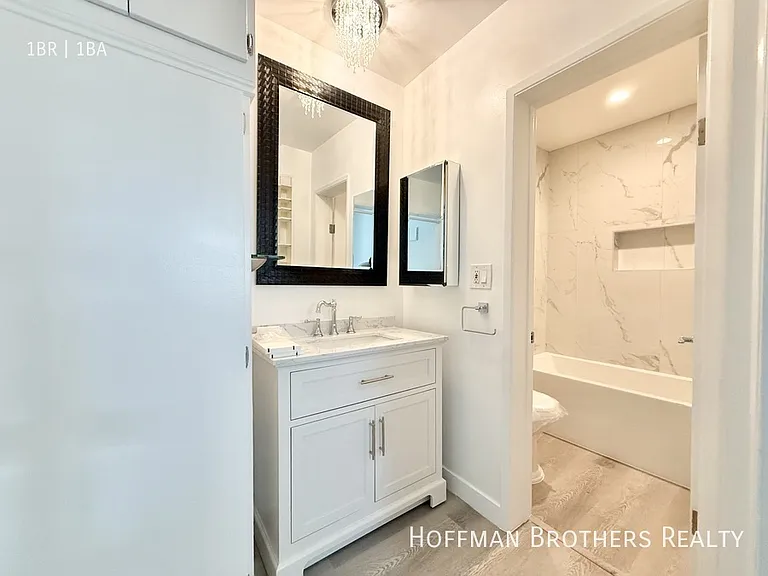 1315 N June St #117 — Photo 13