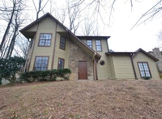 1077 Williamsburg Ln, Norcross, GA 30093