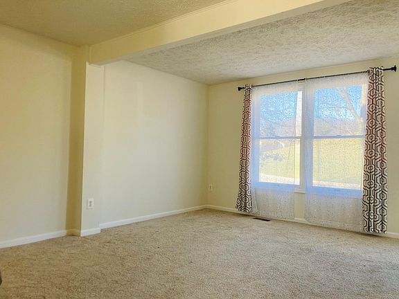 4th image of 9181 Sheffield Hunt Ct
