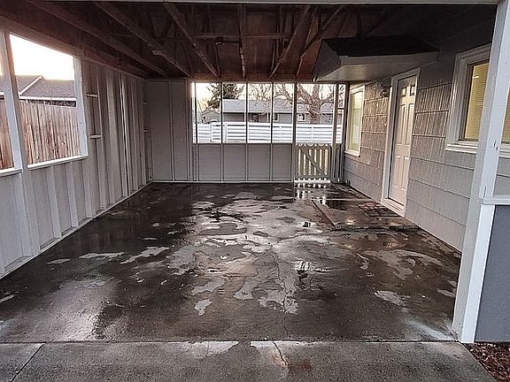 4th image of 2110 W Lakeside Dr