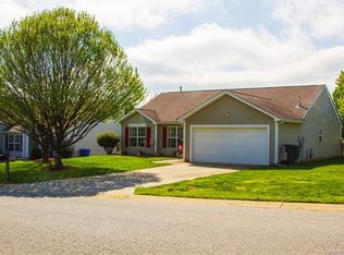 137 Bosburg Dr, Mooresville, NC 28115