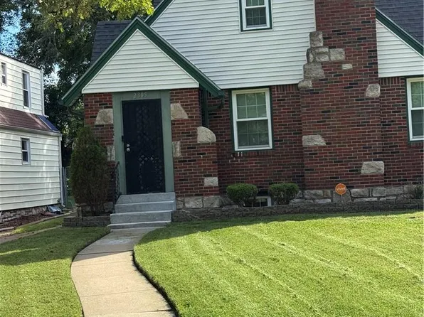 2305 E Meyer Blvd, Kansas City, MO 64132