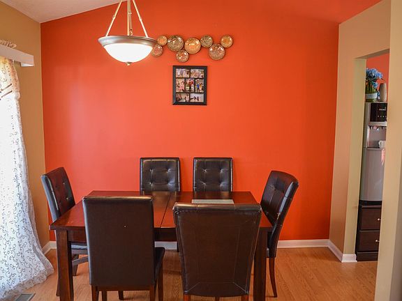 4th image of 4774 Buttonwood Dr
