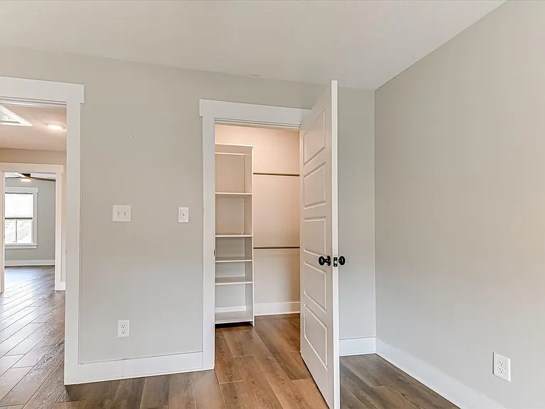 419 Barrow Ln — Photo 51