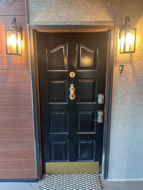 2 bed, 1880 sqft, $3,300 — Photo 2