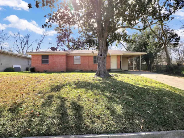 1004 Meadowbrook Dr, Longview, TX 75601