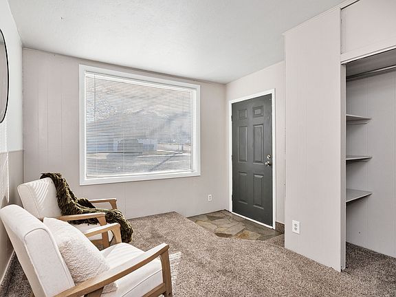 4th image of 1007 Bonneville Ave