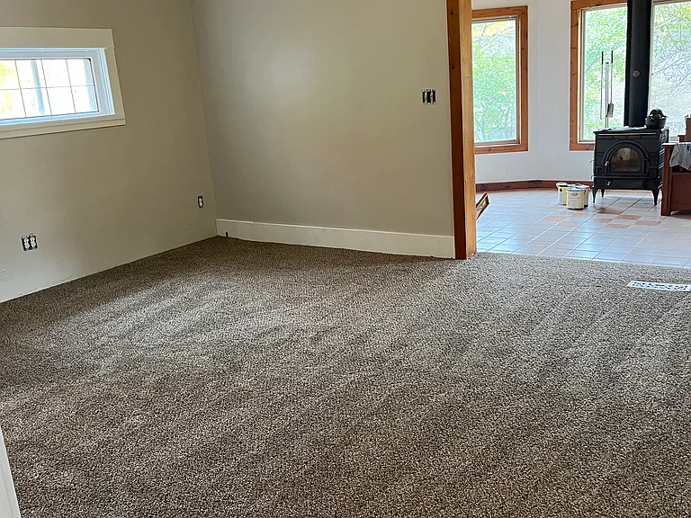 1036 W Seminary St — Photo 6