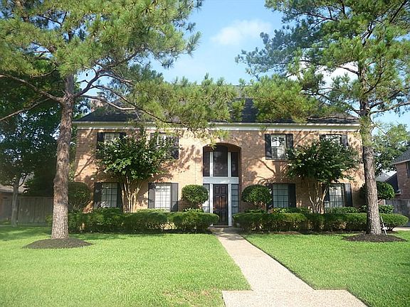 2nd image of 1614 Pebble Chase Dr