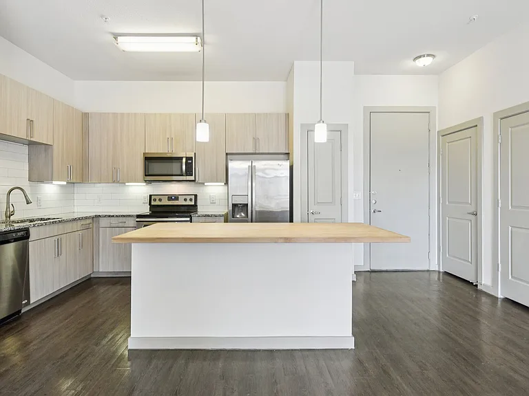 Rivera on Broadway Apartments — Photo 85