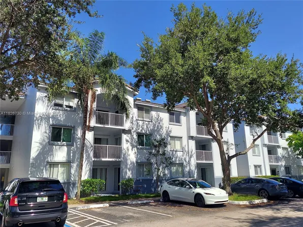 2640 S University Dr APT 125, Davie, FL 33328