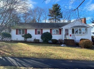 29 Manomet Rd, Peabody, MA 01960
