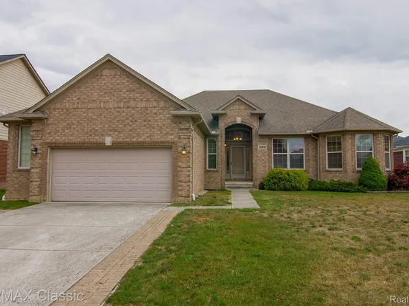 50416 Pinnacle Woods Ln, Macomb, MI 48042