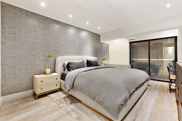 Sold by Compass | media 6