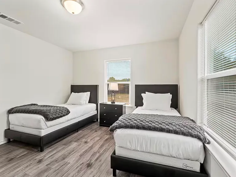 2314 Dalworth St #2314 — Photo 7