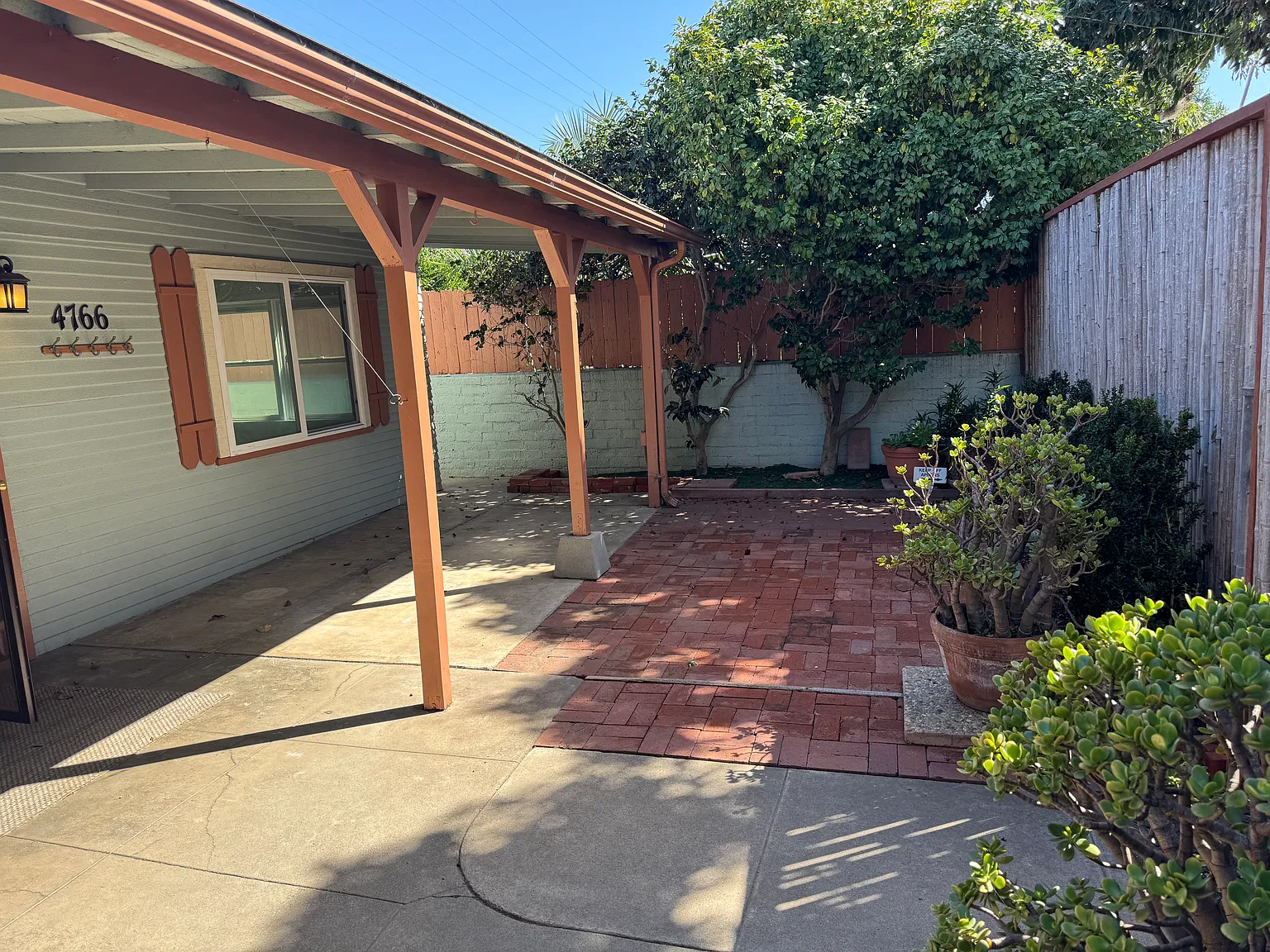2 bed, 900 sqft, $3,500 — Photo 1