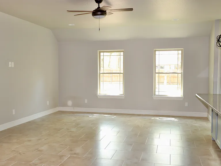 14147 Daniel Boone Ln — Photo 4
