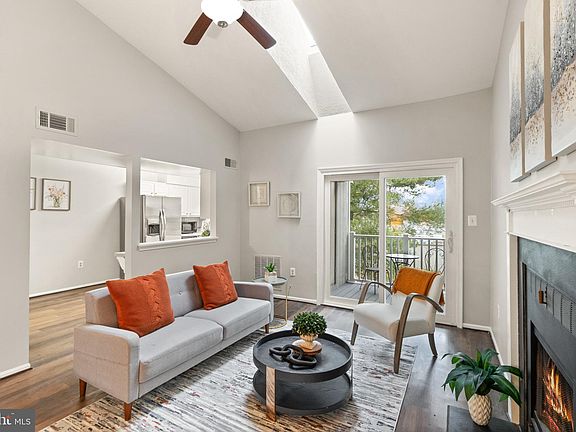 2nd image of 2777 Bordeaux Pl