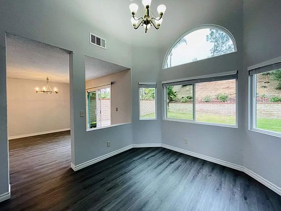 4th image of 13591 Crescent Hill Dr